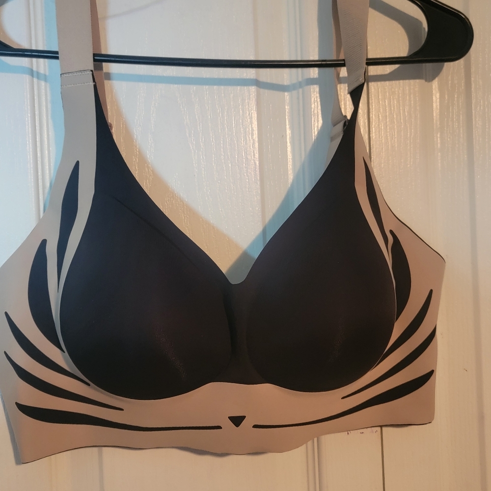 Lushfitting Bras (2) - Picture 6 of 9